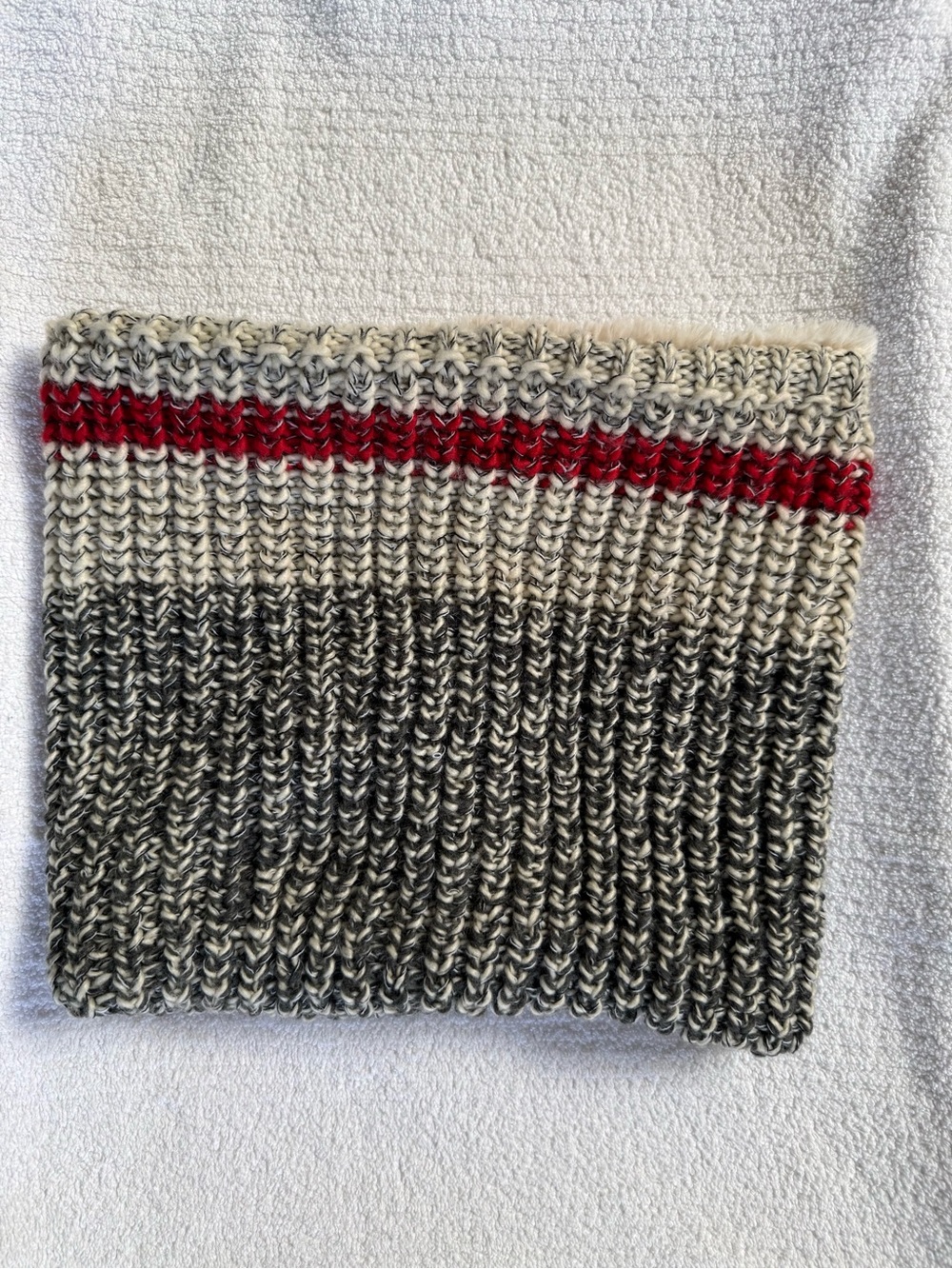 Roots Circular Knit Scarf - Classic Gray & Cream Knit Sweater with Red Accent